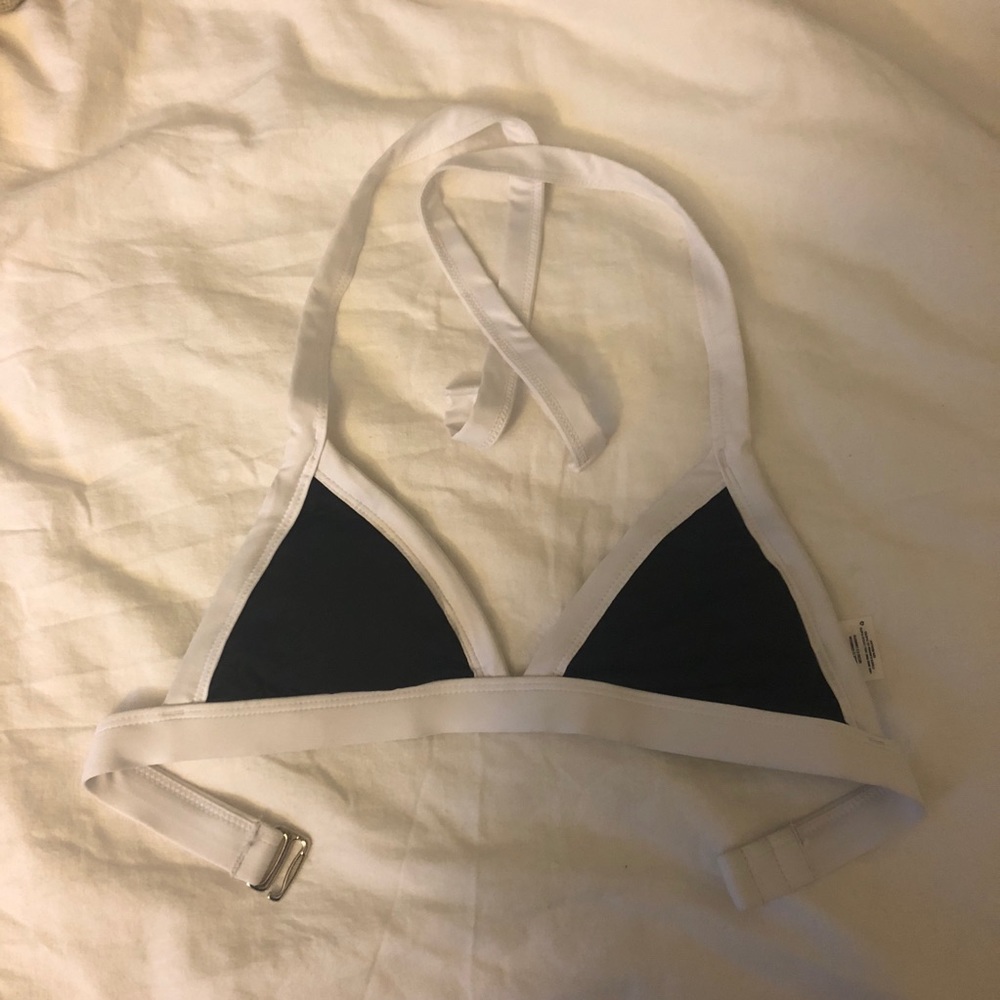 NWOT Triangle Bikini Top